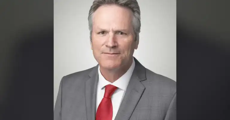 Alaska's 20-year pension blunder lands on Dunleavy's desk. 7 Alaska's 20-year pension blunder lands on Dunleavy's desk.