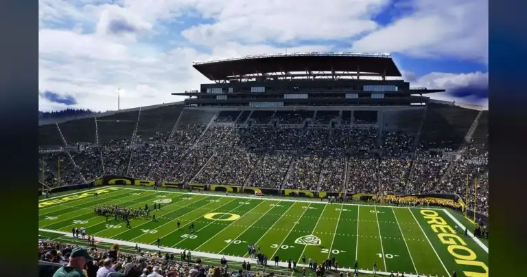 Oregon's star recruit: A transaction, not a family legacy. 1 Oregon's star recruit: A transaction, not a family legacy.