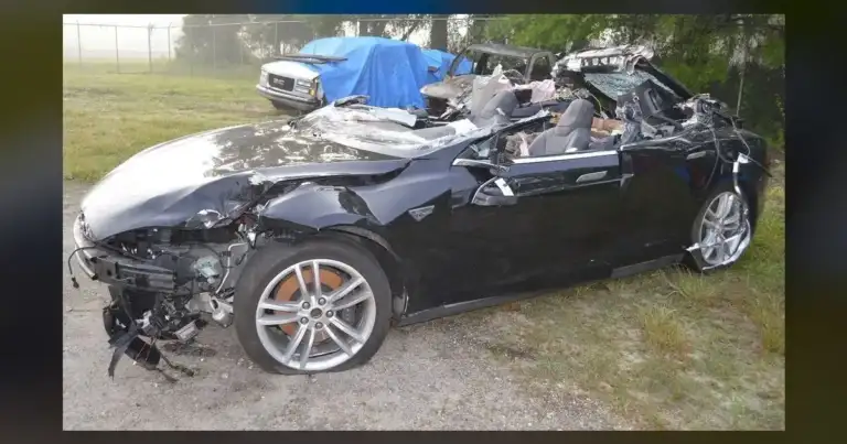 Two dead in crash after illegal U-turn on northern Iowa highway - desmoinesregister.com