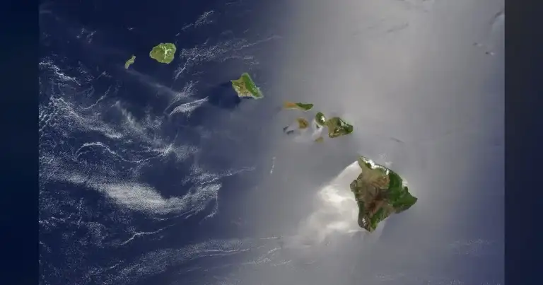 El Niño 'weakens,' but Hawaii's drought crisis intensifies. 2 El Niño 'weakens,' but Hawaii's drought crisis intensifies.