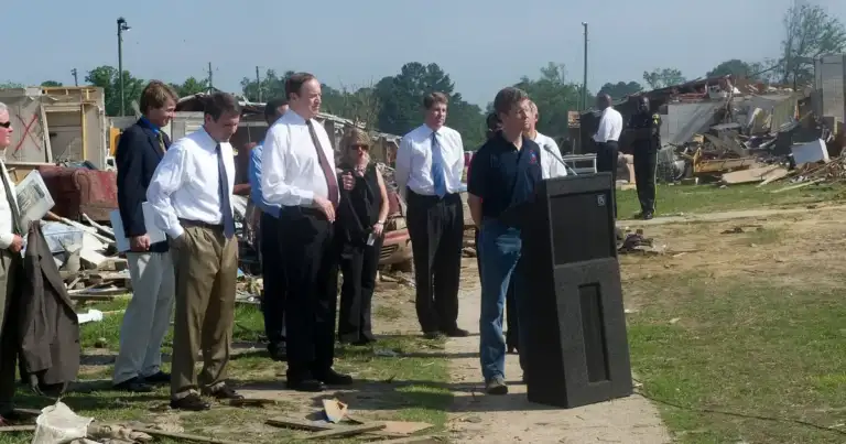 Alabama's 'efficient' election plan costs taxpayers. 5 Alabama's 'efficient' election plan costs taxpayers.