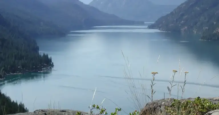 Lake Chelan: US-97A's Deadly Toll Rises to 3 in Crash 2 Lake Chelan: US-97A's Deadly Toll Rises to 3 in Crash