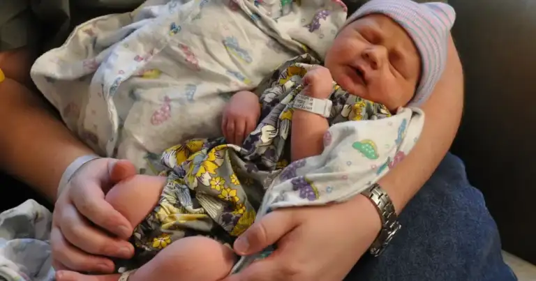 Phoenix Police Silent on Dead Infant in Hotel