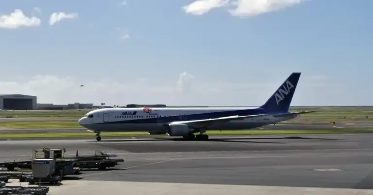 Hawaii: Fewer visitors arrive, but spending soars 11.3% 2 Hawaii: Fewer visitors arrive, but spending soars 11.3%