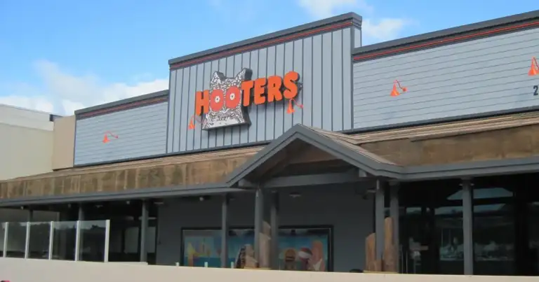 3 Hooters Locations in MA Are Gone Forever
