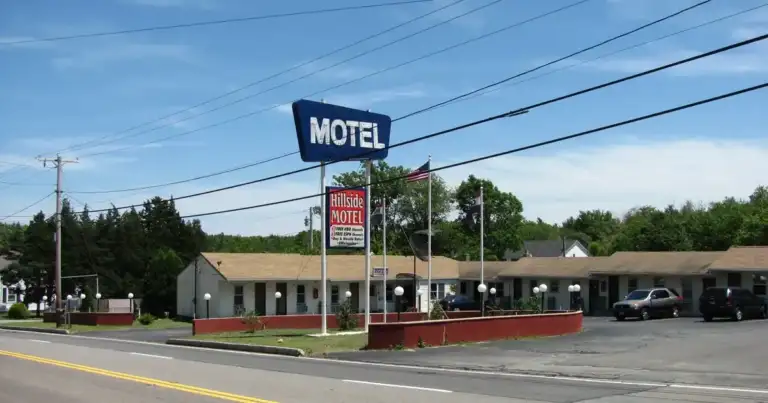 8-Hour MA Motel Standoff: CT Suspect Found Dead 1 8-Hour MA Motel Standoff: CT Suspect Found Dead
