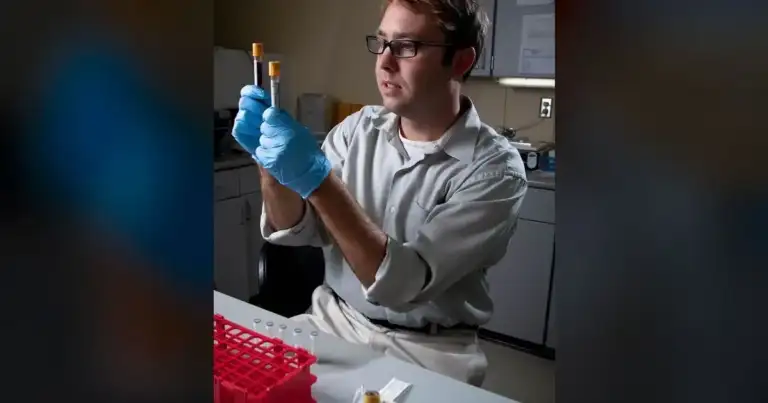 Colorado: 185 Whooping Cough Cases Spike 400% in 1 Year. 4 Colorado: 185 Whooping Cough Cases Spike 400% in 1 Year.